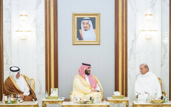 Crown Prince and Prime Minister Mohammed Bin Salman welcomed the Prime Minister of Pakistan Muhammad Shehbaz Sharif for an iftar gathering at Al-Safa Palace in Makkah. 