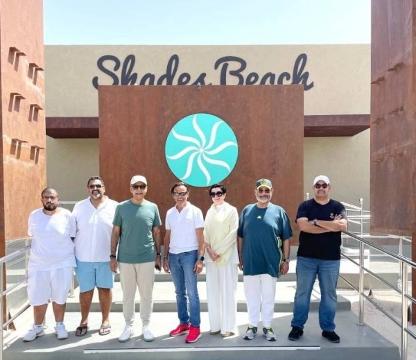 Abdullah Saleh Kamel, chairman of the Board of Directors of Dallah Al-Baraka, and other officials receive Red Sea Global Company’s CEO John Pagano and Chief Administrative Officer Eng. Ahmad Darwish in Shades Beach in Jeddah Durrat Al-Arous on Saturday.
