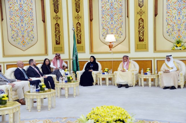 Dr. Hanan Al-Ahmadi, assistant speaker of the Saudi Shoura Council, met on Wednesday with a delegation of senior aides and advisors of US Congress members at the council's headquarters in Riyadh.