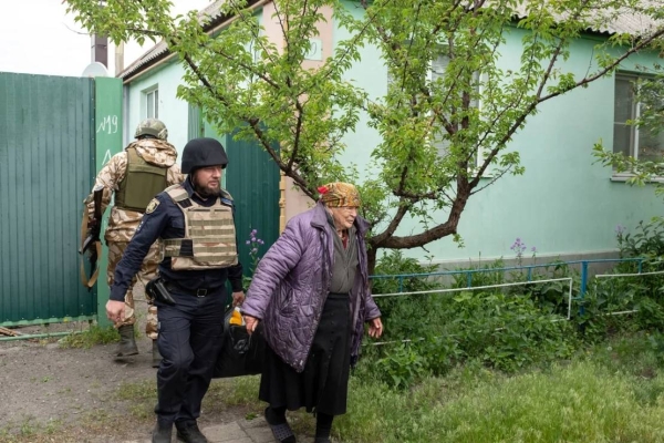 Maria, 85, evacuates the Ukrainian town of Vovchansk