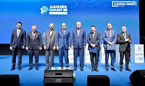 Turkish President Recep Tayyip Erdogan and Sheikh Abdullah Saleh Kamel at the opening ceremony of the summit.