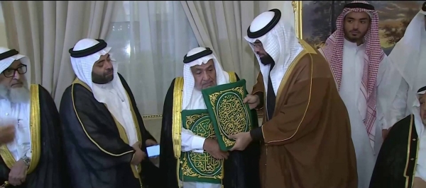 The customary ceremony of handing over the key of the Holy Kaaba to the 78th keeper Abdul Wahhab bin Zain Al Abidein Al-Shaibi was held in Makkah on Monday.