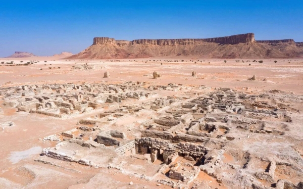 The Al-Faw Archaeological Area, located in Wadi ad-Dawasir, south of Riyadh, spans 50 km² with a buffer zone of 275 km² at the intersection of the Empty Quarter desert and the Tuwaiq mountain range.