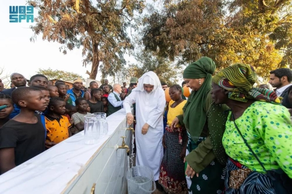 Muslim World League Secretary General Sheikh Mohammed Al-Issa inaugurates a landmark water project in Malawi.