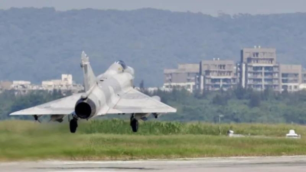 Taiwan scrambled fighter jets in response to China's military manoeuvres