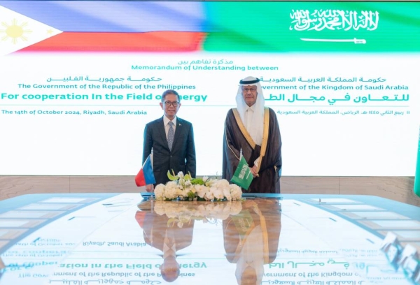 Prince Abdulaziz bin Salman, Minister of Energy, met with the Philippines' Energy Secretary Rafael Lotilla on Monday.