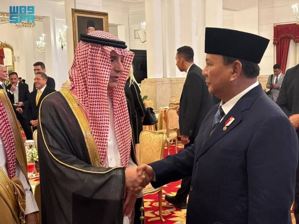 Newly elected Indonesian President Prabowo Subianto receives Saudi Minister of State for Foreign Affairs, Member of the Cabinet, and Climate Envoy Adel Al-Jubeir in Jakarta on Sunday.
