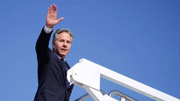 US Secretary of State Antony Blinken boards a plane as he departs Joint Base Andrews, Maryland, on October 21, en route to the Middle East.