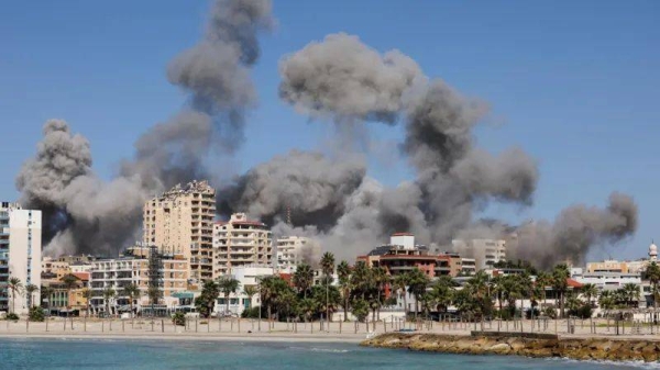 Civilians fled several central neighbourhoods of Tyre shortly before the strikes