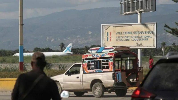 US grounds flights to Haiti after attacks