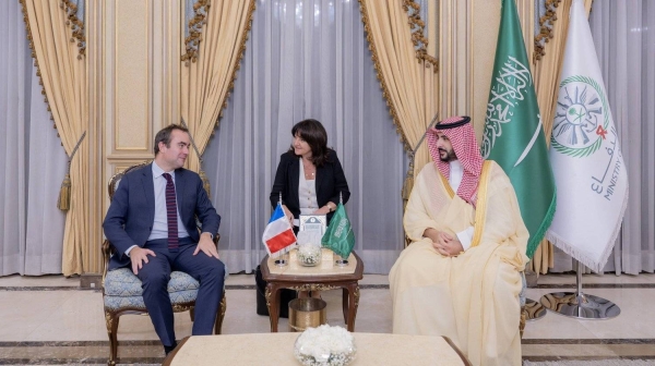 Saudi defense minister and French counterpart discuss efforts to achieve peace in the region