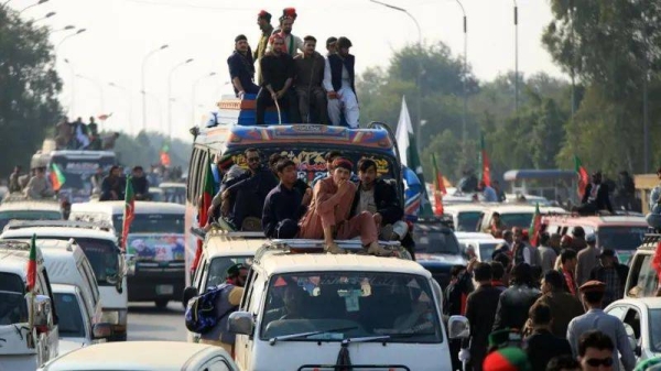 Supporters of Imran Khan set off for the capital on Sunday