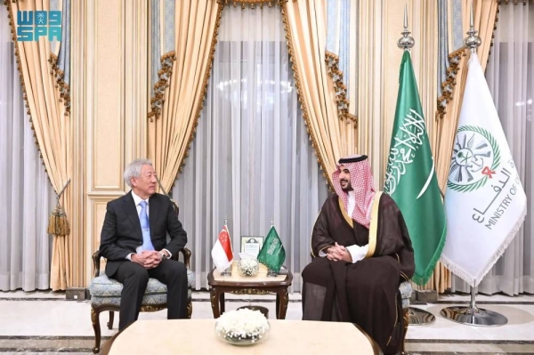 Saudi Minister of Defense Prince Khalid bin Salman holds talks with Senior Minister and Coordinating Minister for National Security of Singapore Teo Chee Hean in Riyadh on Monday.