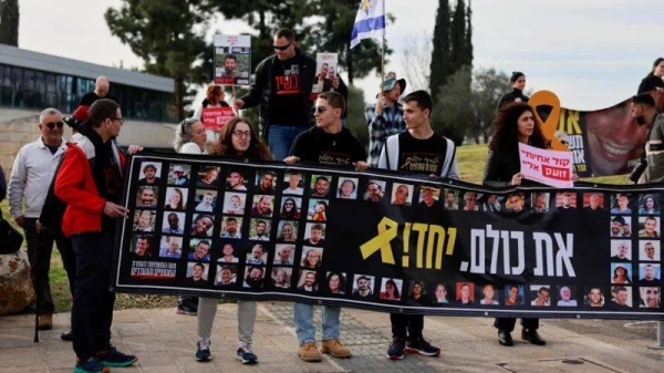 Israeli hostages' families want all 98 of those still being held to be released at the same time