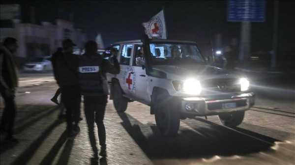 Hamas hands over three Israeli captives to Red Cross under ceasefire deal