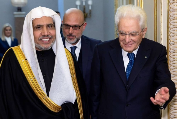 Italian President Sergio Mattarella welcomes the Muslim World League Secretary General Sheikh Muhammad Al-Issa in Rome.