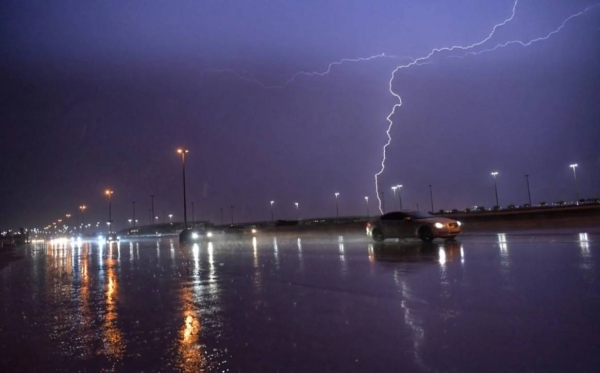 It is expected that several areas in the regions of Makkah, Al-Baha, Asir, Riyadh, Hail, and Madinah, will receive light to moderate rain, while moderate rain will experience in the Northern Borders and Al-Jouf regions.