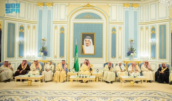ولي العهد يتبادل تحيات رمضان أثناء الاستقبال في رياده