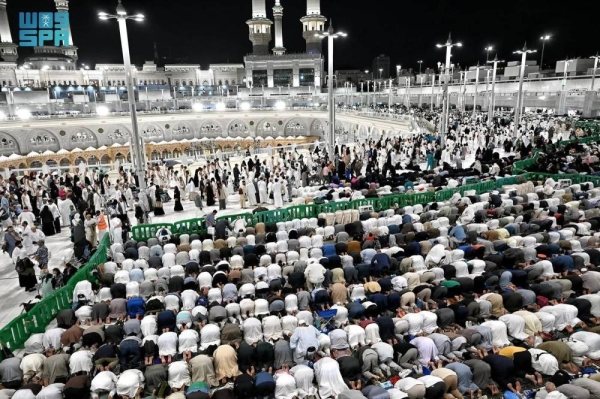 Around 2 million worshipers attend special prayers at Two Holy Mosques on 27th night of Ramadan