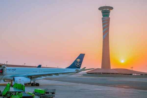 Eng. Mazen Johar, CEO of Jeddah Airports Company, said that King Abdulaziz Airport witnessed receiving and seeing off record numbers of over 5.3 million passengers who traveled on board 31,500 flights and handling of 6.4 million bags during the peak Umrah season.
