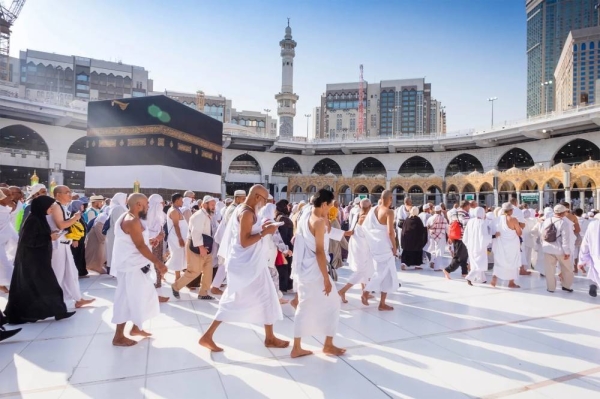 The Ministry of Human Resources and Social Development clarified that the Labor Law allows employees to avail of paid leave to perform Hajj once in their service period if they have not previously performed it.