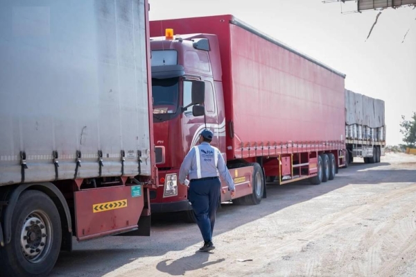 Saudi Arabia fines eight foreign trucks for illegal goods transport in April