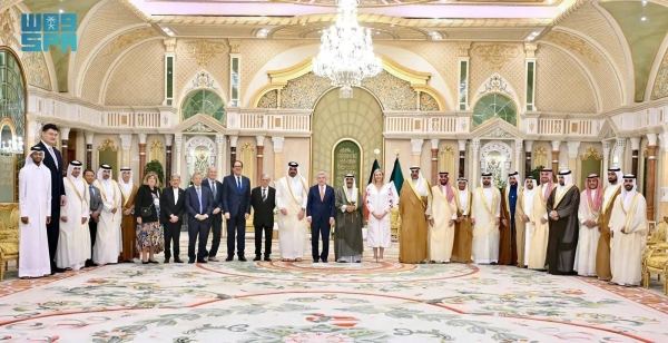 Emir of Kuwait receives IOC president, Saudi sports minister