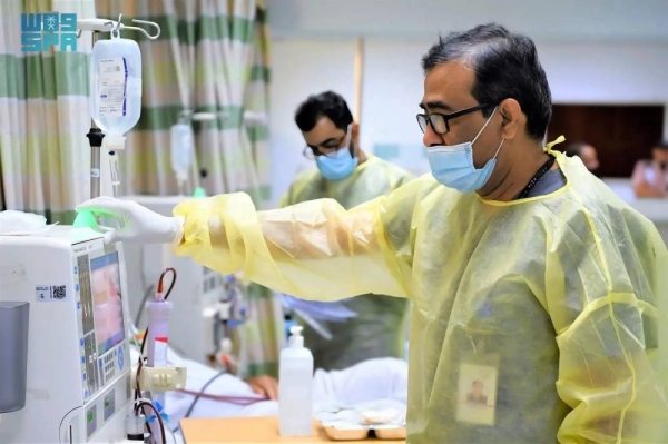 The dialysis section is outfitted with state-of-the-art medical technologies and includes 13 dialysis machines, capable of delivering over 26 sessions per day by a team of highly qualified medical professionals.