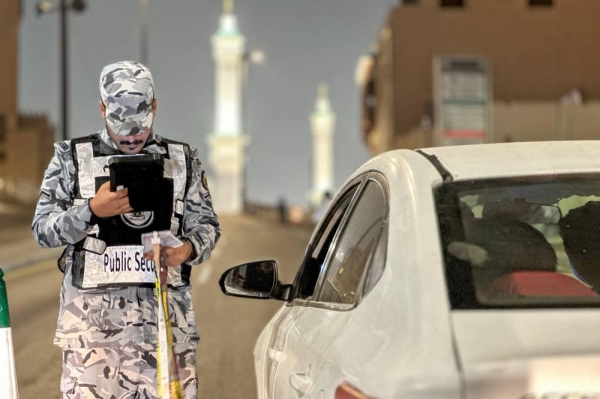 Saudi authorities arrest violators for transporting pilgrims without Hajj permits