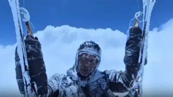 Peng Yujiang, 55, was testing new equipment at 3,000m above sea level, over the Qilian mountains, when the accident happened