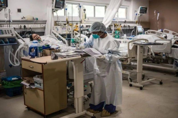 Gram negative bacteria spread rapidly in places like hospital ICUs