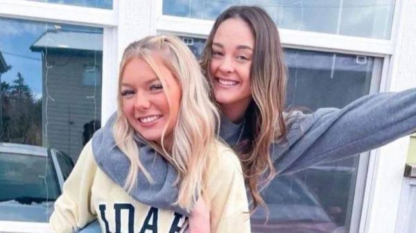 Madison Mogen (L) and Xana Kernodle