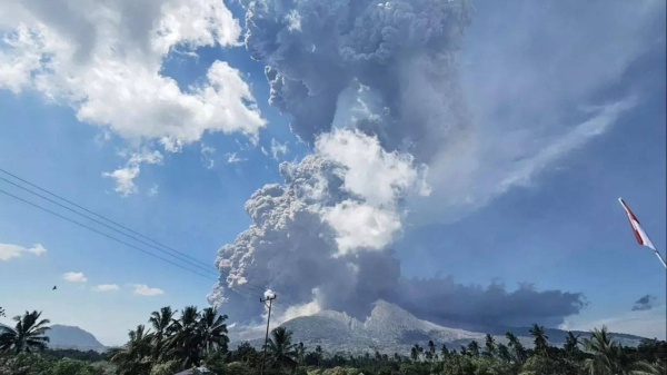 Indonesian volcano spews massive ash cloud as it erupts again