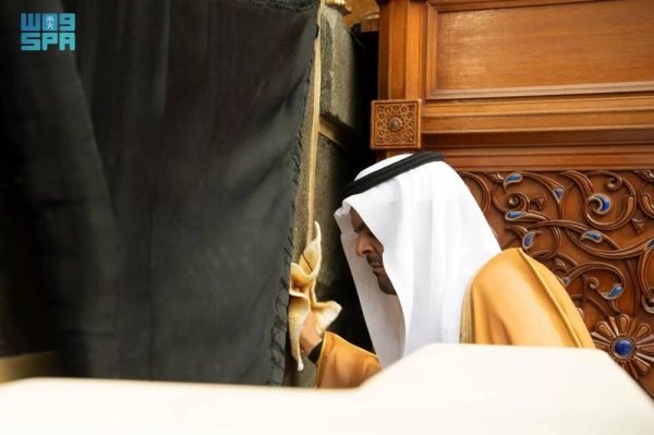 Makkah Deputy Emir leads washing of Holy Kaaba