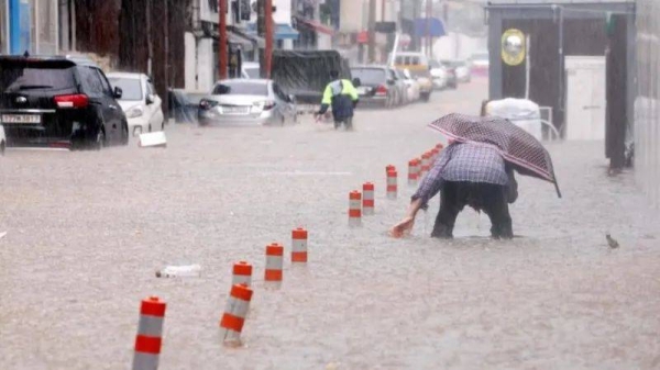 Four dead, 1,300 evacuated as heavy rains hit South Korea
