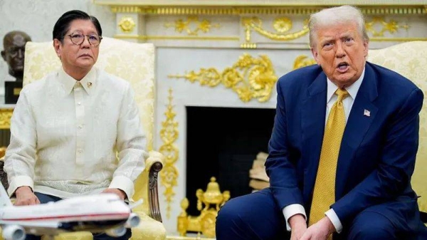 US President Donald Trump, right, and Ferdinand Marcos Jr., Philippines' president, during a meeting in the Oval Office of the White House in Washington, DC, US, on Tuesday, July 22, 2025