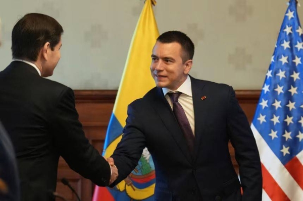Ecuador's President Daniel Noboa (R) shakes hands with US Secretary of State Marco Rubio at the Carondelet presidential palace in Quito, on September 4, 2025