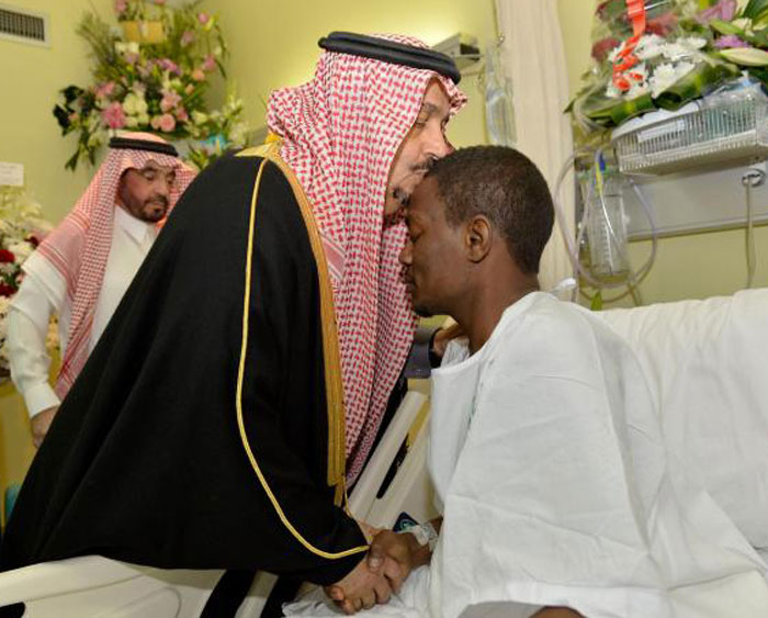 Riyadh Emir receives security men who fought terrorists