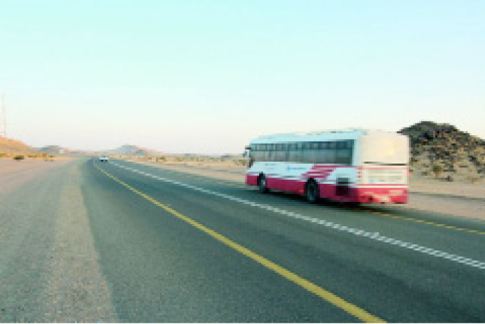 Girls and boys in Tathleeth who study in Bisha, more than 130 kilometers away, start their commute well before dawn to reach the university in time. — Okaz photo