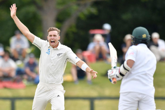 New Zealand’s Tim Southee (L) appeals for a LBW call on Bangladesh’s Mahmudulla (R) during their second Test match in Christchurch Friday. - AFP