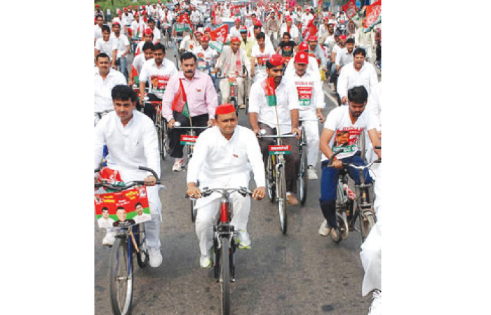 Feuding Indian politicians do battle over a bicycle