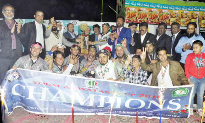 YWC 2016 champion Pak Shaheen with guests