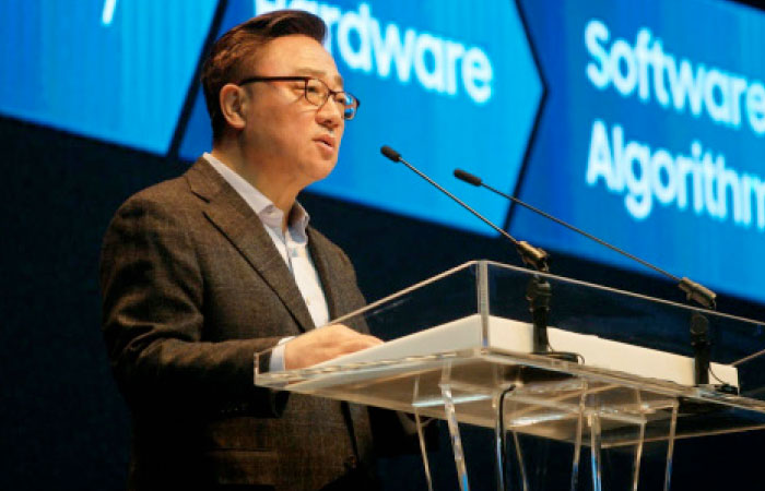 DJ Koh, President of Mobile Communications Business, Samsung Electronics, shares detailed results of the investigation and expressed his sincere apology and gratitude to Galaxy Note7 customers, mobile operators, retail and distribution partners and business partners for their patience and continued support