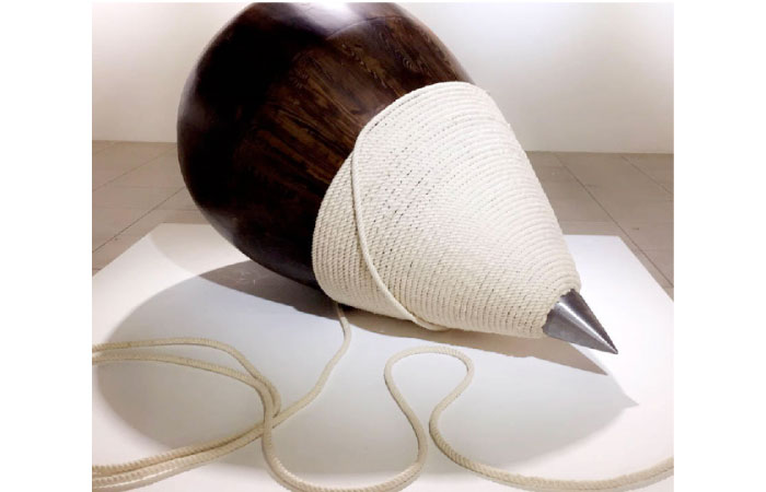 An art piece on view at the “Minha and Fiha” exhibition at Serafi Mega Mall in Jeddah.