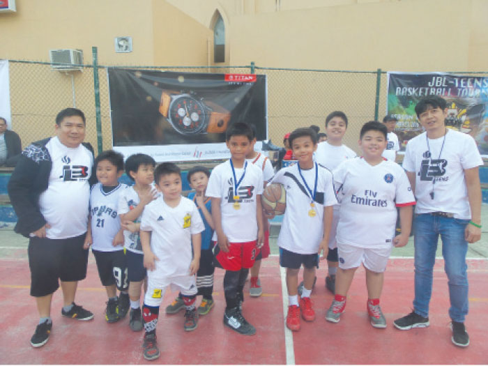 Mosquito White with best players of the game Hamza Suyat and Ivan Aries