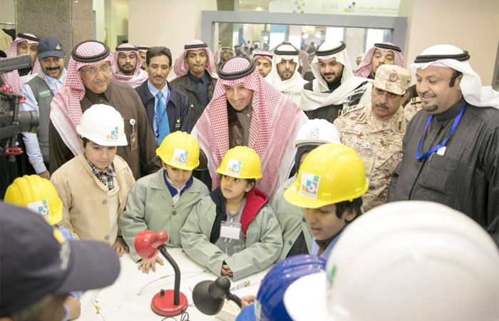 Al-Ghafis visits TVTC pavilion at Janadriyah