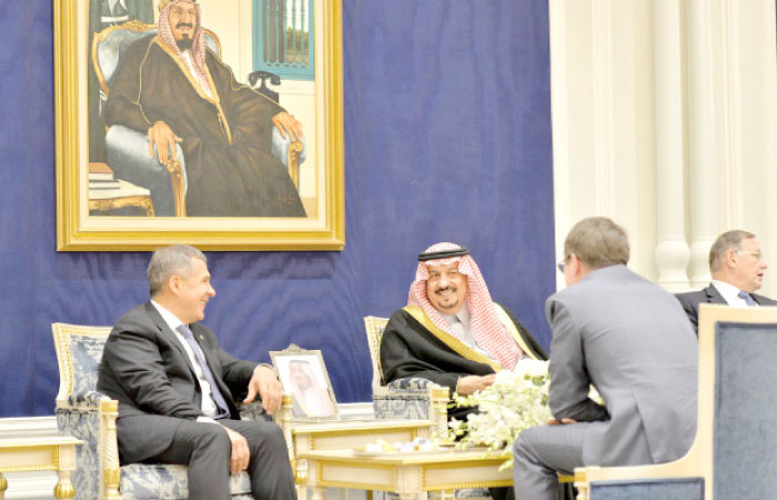 Emir of Riyadh Holds Dinner for Tatarstan president