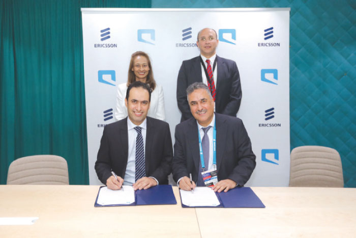Ali Eid (seated, right), Head of Ericsson Saudi Arabia, Jordan and Palestine; and Eng. Maziad Alharbi, Chief Technology Officer at Mobily, sign the agreement