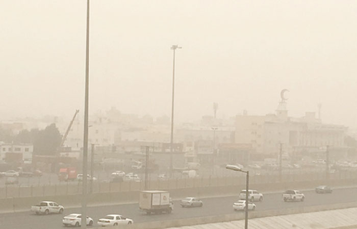 Poor visibility on Haramain Expressway on Sunday — SG photo by Irfan Mohammed