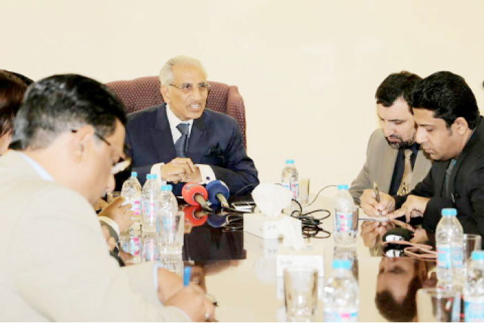 Syed Tariq Fatemi, special assistant to Pakistan Prime Minister Nawaz Sharif, addressing a press conference in Riyadh on Wednesday. — SG photos